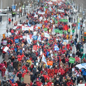 A bird's eye view from the Saint Louis Gate in the Ramparts as marcher walk toward the old city.