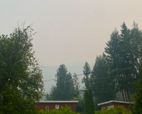 Hazy skies wildfire smoke Nelson BC_photo by Brianne Morris