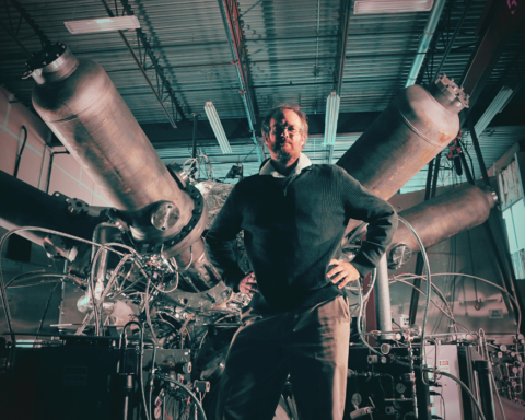 A reactor for magnetized target fusion uses large pistons are used to pump liquid metal to compress the plasma. (2014)